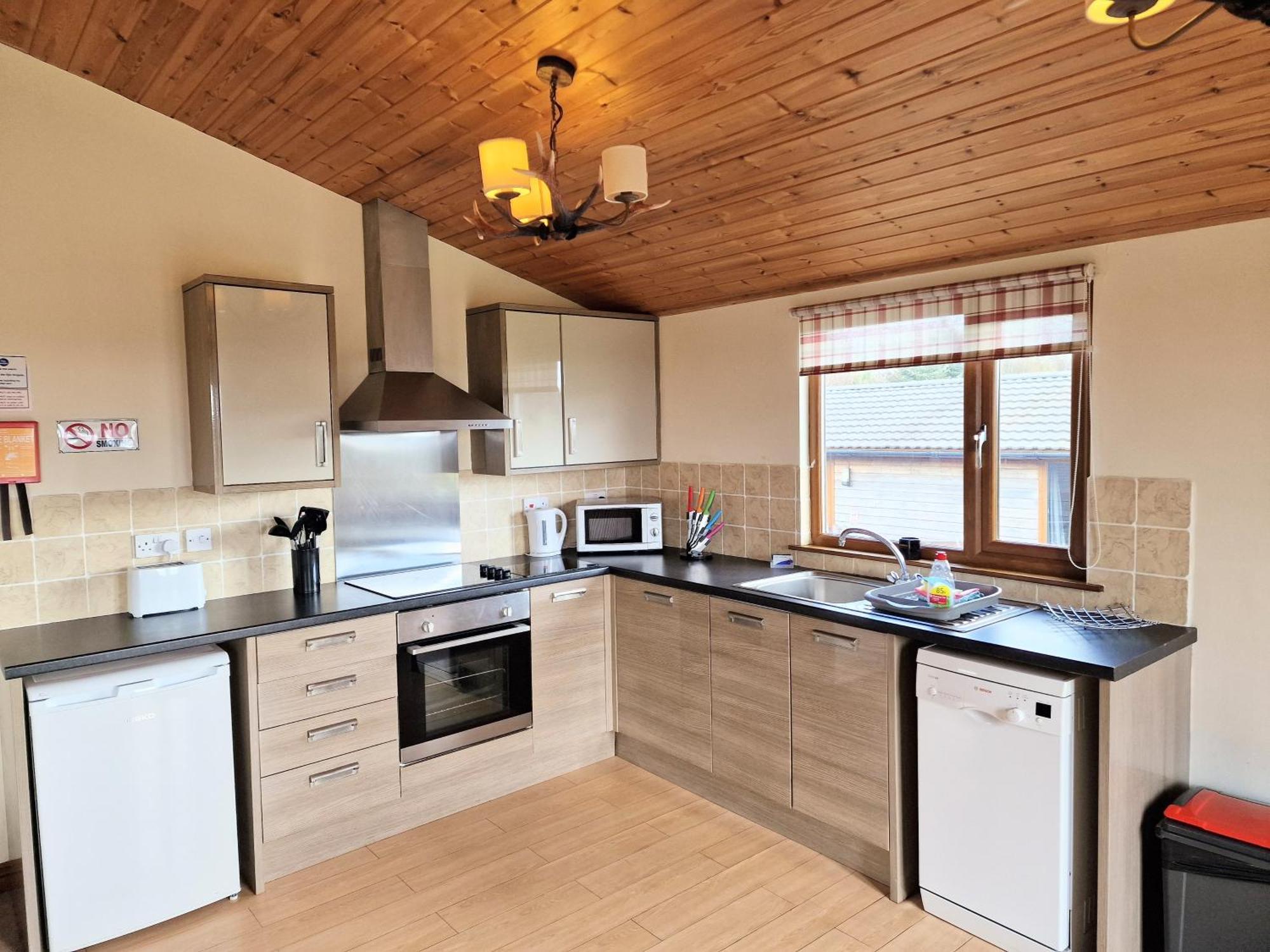 Willa Lomond 5 With Private Hot Tub - Fife - Loch Leven - Lomond Hills - Pet Friendly Kelty Zewnętrze zdjęcie