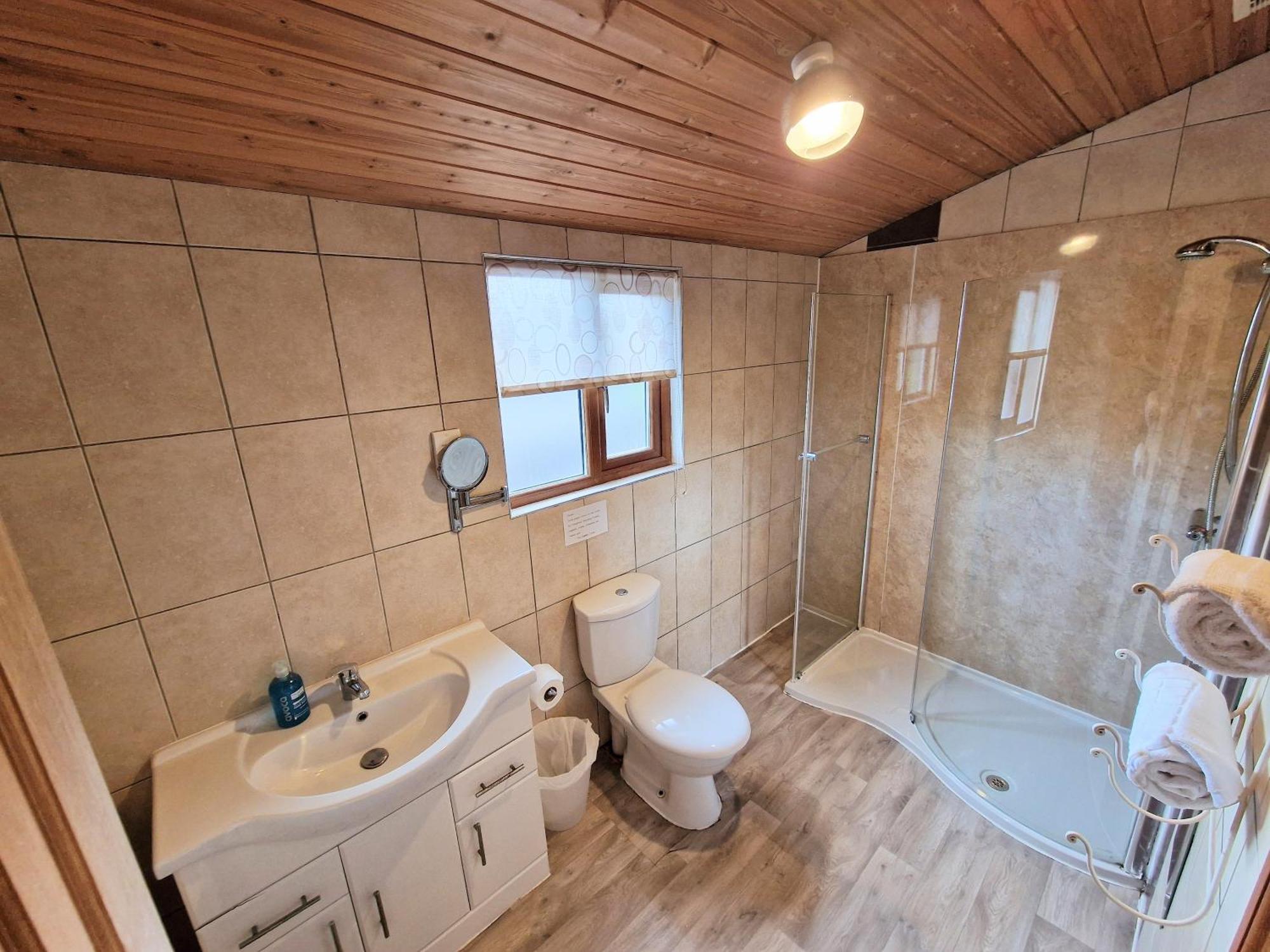 Willa Lomond 5 With Private Hot Tub - Fife - Loch Leven - Lomond Hills - Pet Friendly Kelty Zewnętrze zdjęcie